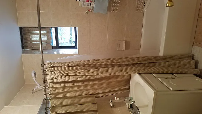 Rented by Aidonis Realty | media 27