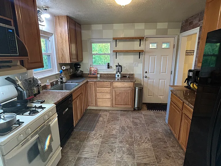 5715 Timothy Pl — Photo 3