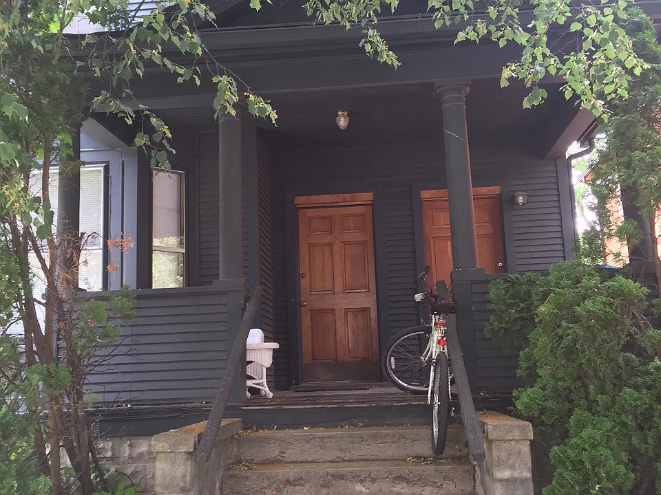 215 N Division St #3
