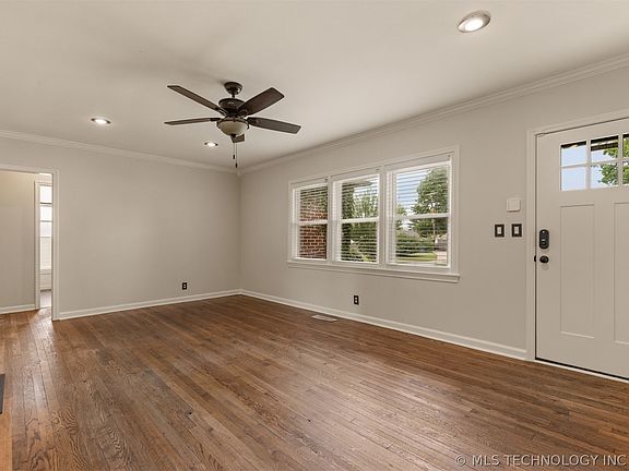 4th image of 2433 S Gary Pl