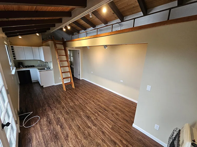 2780 Houston Dr #STUDIO — Photo 5