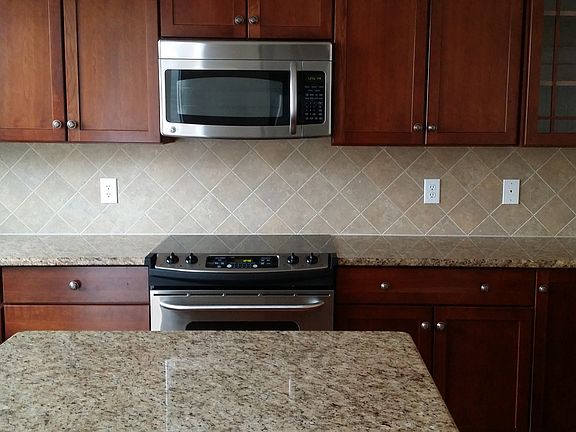 2nd image of 1137 Assembly St