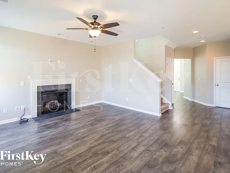 483 Spectrum Rd — Photo 4