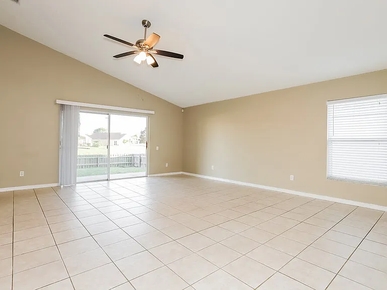 10461 Hallmark Blvd — Photo 5