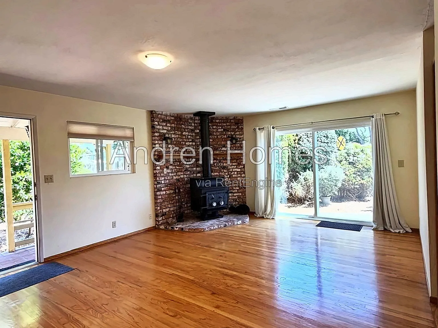 2 bed, 2.0 bath, 1100 sqft, $3,400 — Photo 1