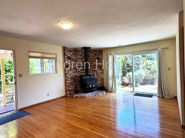 501 Spruce St, Aptos, CA 95003