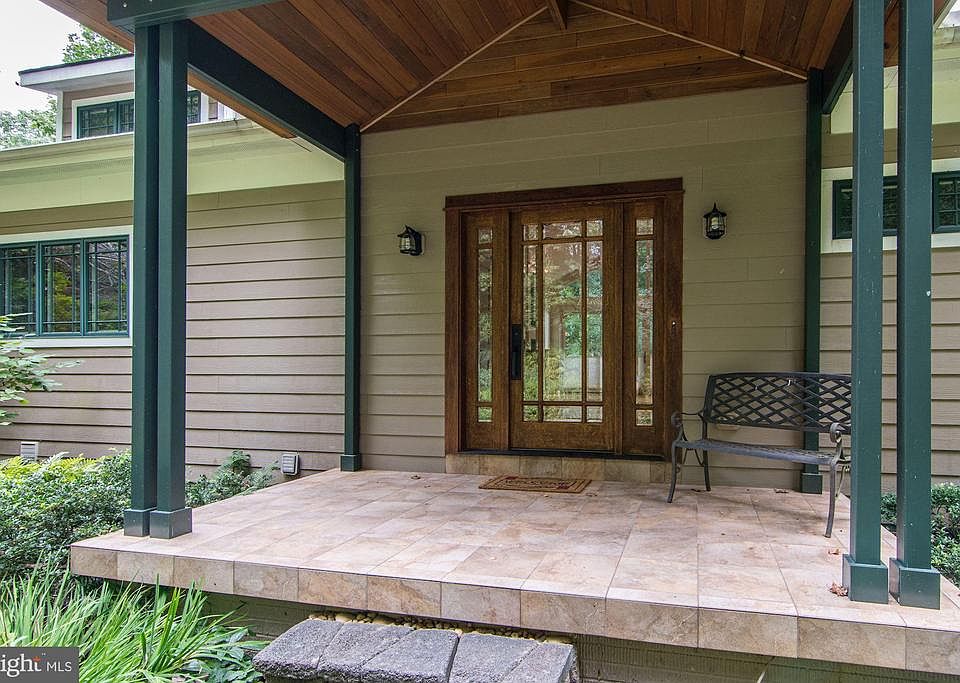 8668 Locust Grove Dr, Port Tobacco, MD 20677