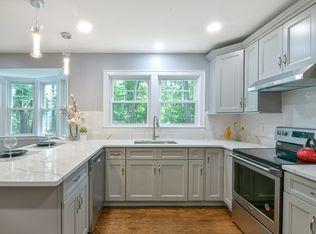 2 Edgewater Dr, Dover, MA 02030