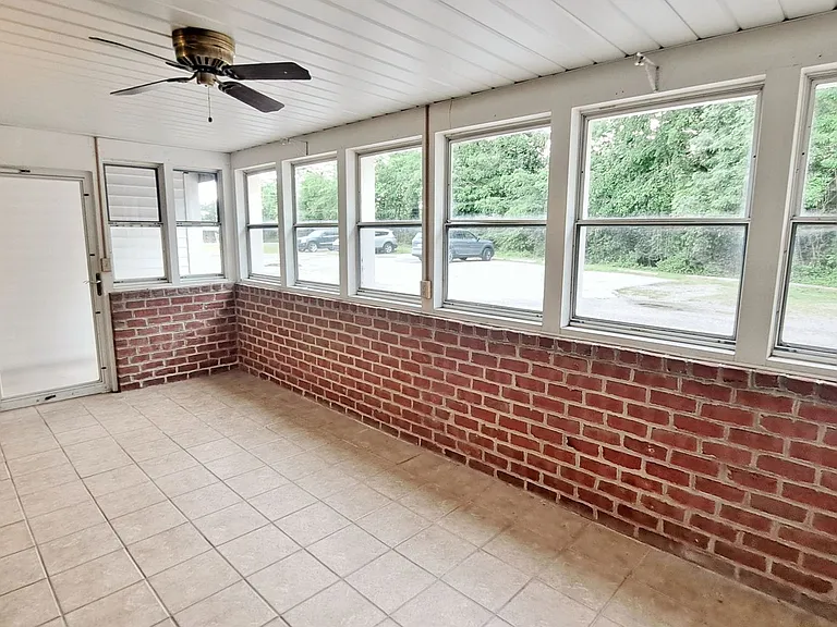 1495 Fairfield Rd — Photo 22
