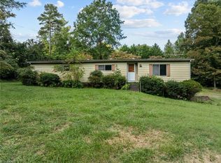 3320 Oliver Hills Rd, Greensboro, NC 27406