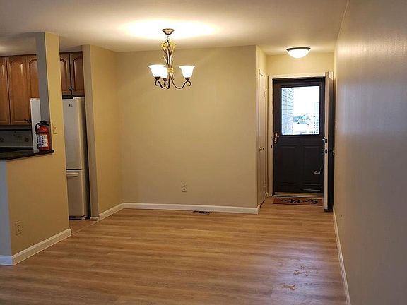 3rd image of 303 Woodhollow Dr #303