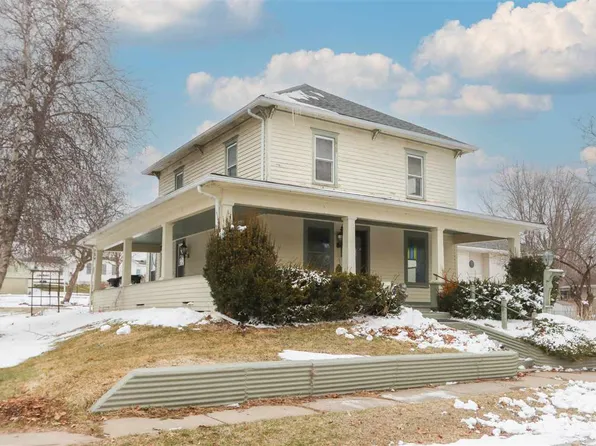 224 W Main St, Oxford, IA 52322