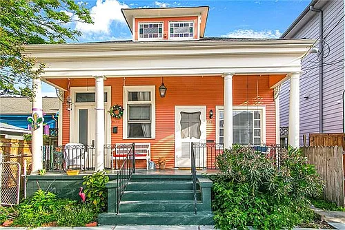 2411 Dauphine St Photo 1