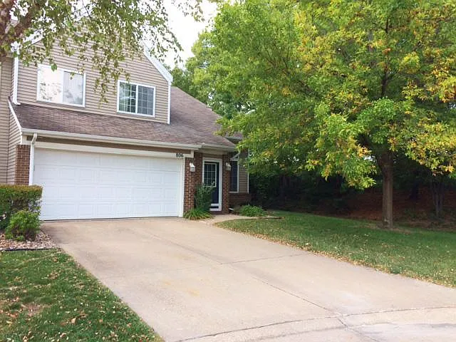 6855 Woodland Ave — Photo 3
