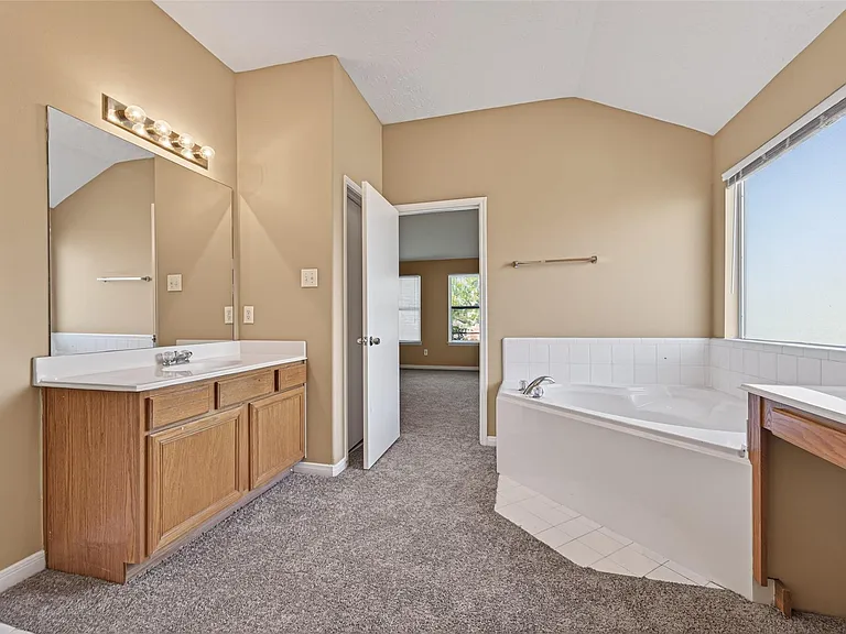 3006 Palace Oaks Dr — Photo 37