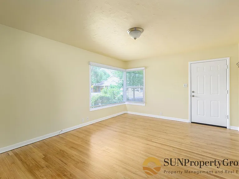 1518 S Green St — Photo 6