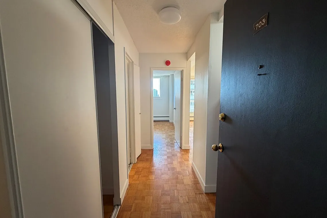 125 Somerset St. W. — Photo 2