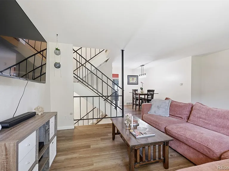 1169 S Monaco Street Pkwy — Photo 4