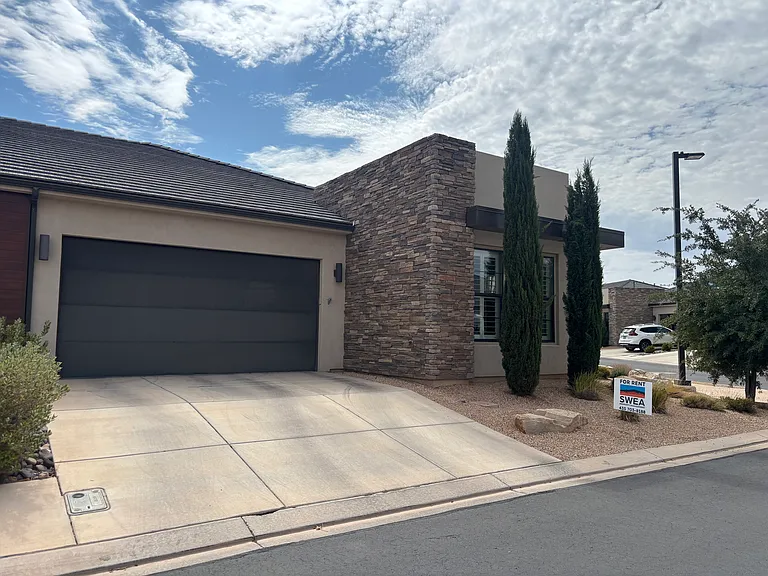 4849 S Martin Dr — Photo 1