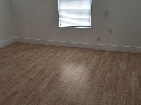 5th image of 2201 Holloway Ave