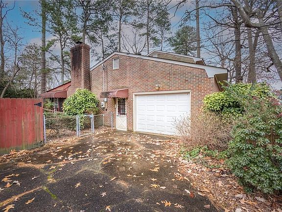 3rd image of 3603 Lilac Dr