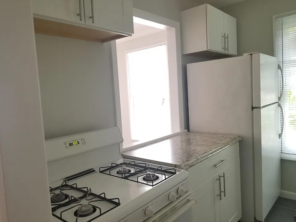 736 Savin Ave #2R