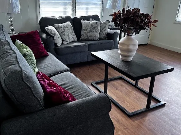 1810 Ashford St, Honolulu, HI 96819