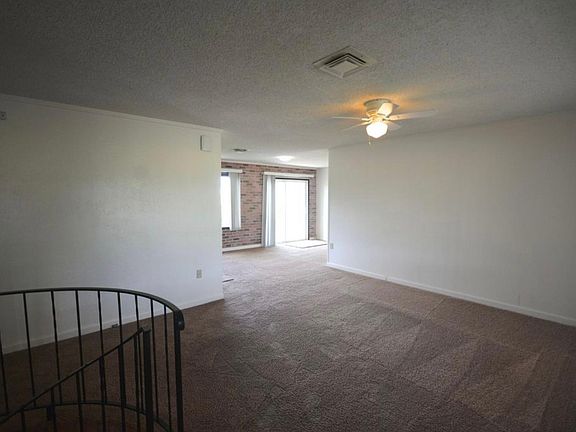 4th image of 501 Cullum Ave #501