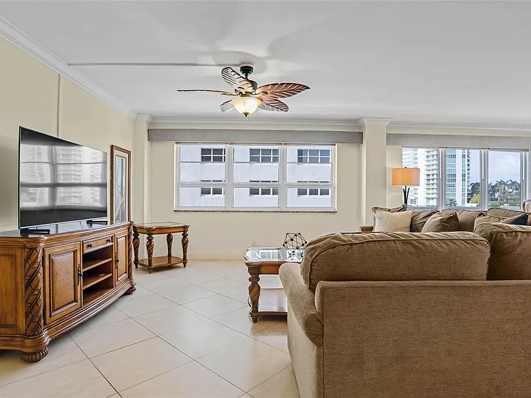 133 N Pompano Beach Blvd #501 — Photo 7