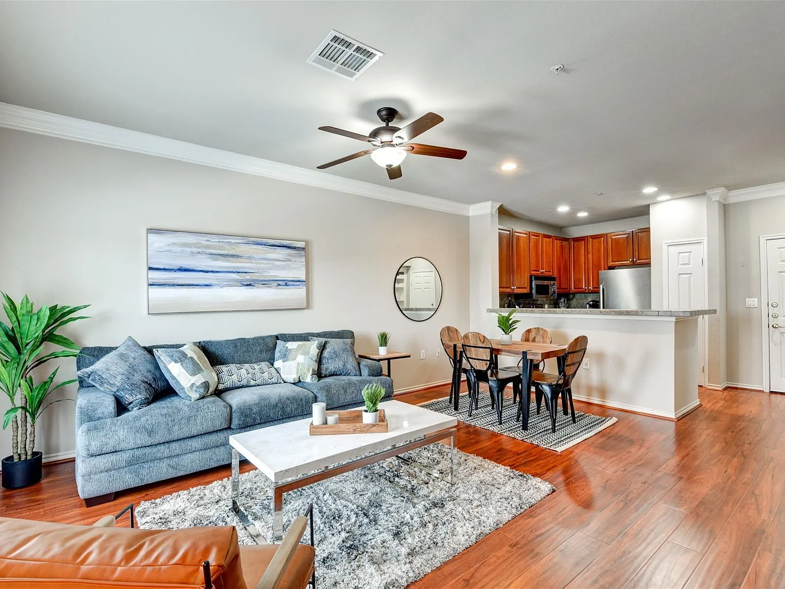 1 bed, 1.0 bath, 664 sqft, $2,000 — Photo 3