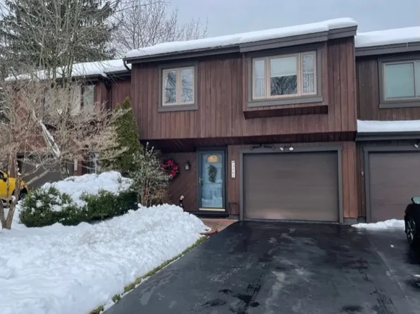 3161 Burrwood Dr, Baldwinsville, NY 13027