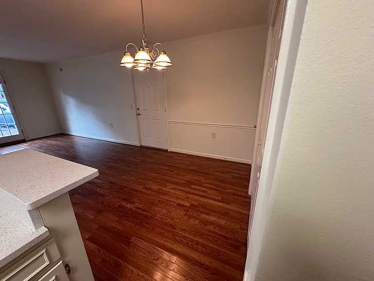 2905 Burch Ave #10 — Photo 9