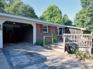 305 Vinson St, Seneca, SC 29678