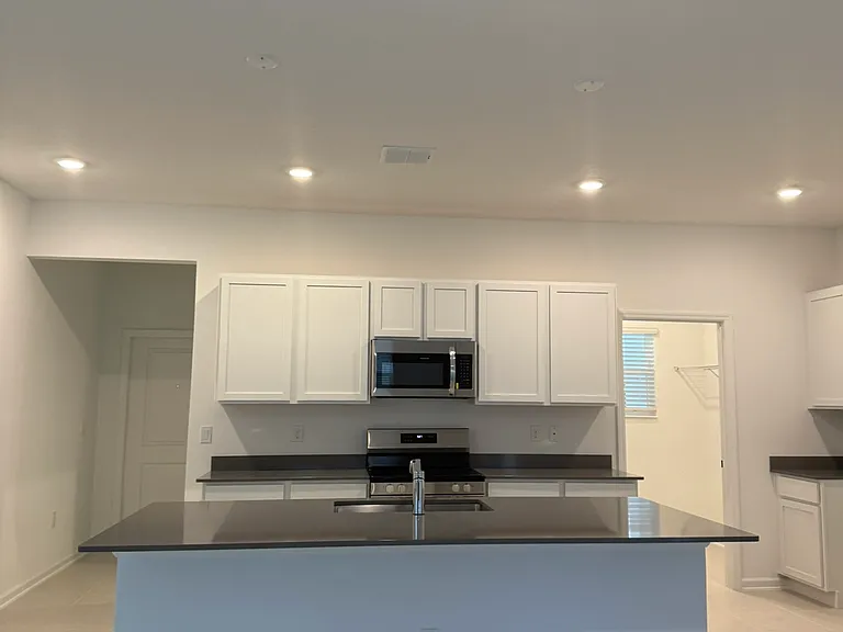 9545 Passaic Pkwy — Photo 15