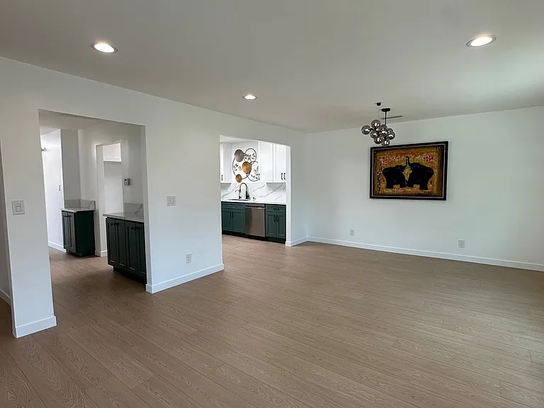 1611 E Glenoaks Blvd #1/5 — Photo 13