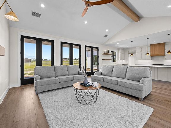 4th image of 389 SW Mossy Oak Way