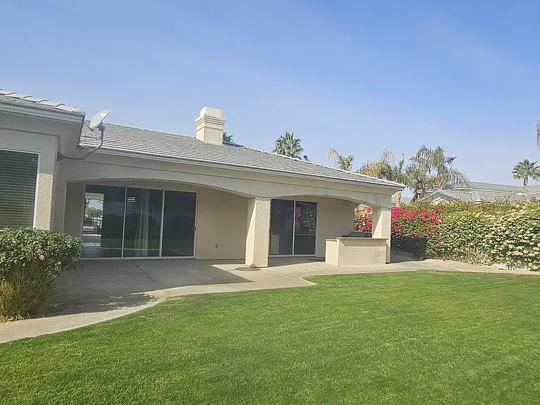 10 Champagne Cir — Photo 25