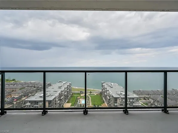 385 Winston Rd #1607, Grimsby, ON L3M 0J3