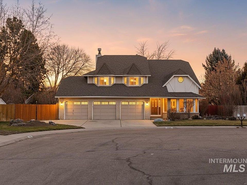 1st image of 4375 N Marcliffe Pl