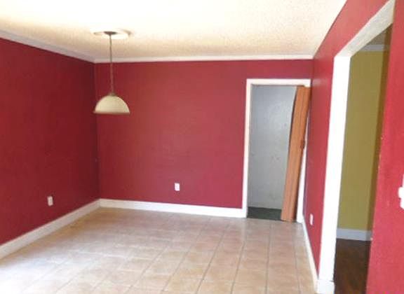 5th image of 408 Belle Chase Dr