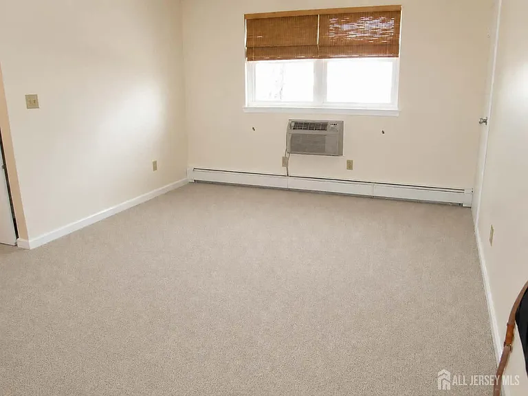 289 Main St #4R — Photo 9