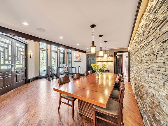 5th image of 139 Pascack Road