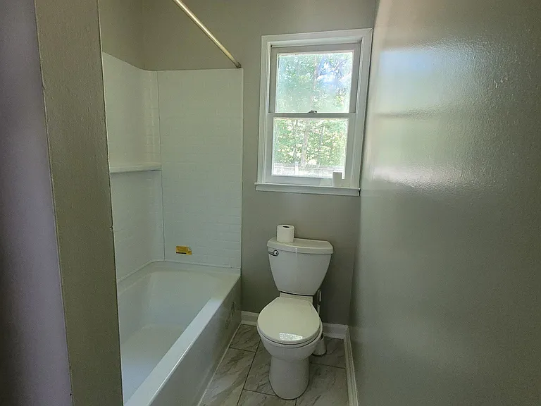 2905 Robert Hunt S — Photo 8