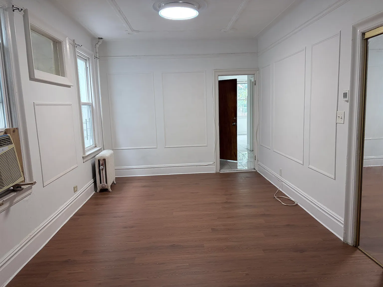 3 bed, 1.5 bath, $2,400 — Photo 2