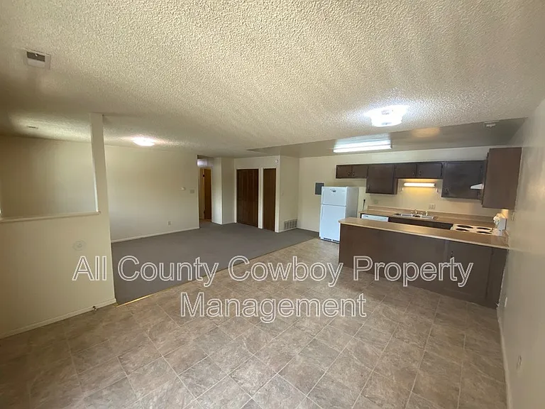 1314 Gibbon St #E13 — Photo 2