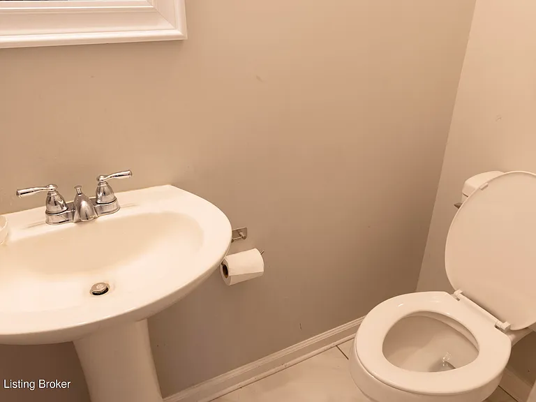 11518 Bellewood Garden Ct — Photo 6