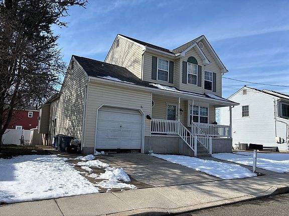 3rd image of 1112 Station Ave