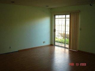 4th image of 1671 Grace Ave