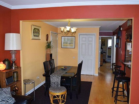 4th image of 421 E Osage Ln APT 3B