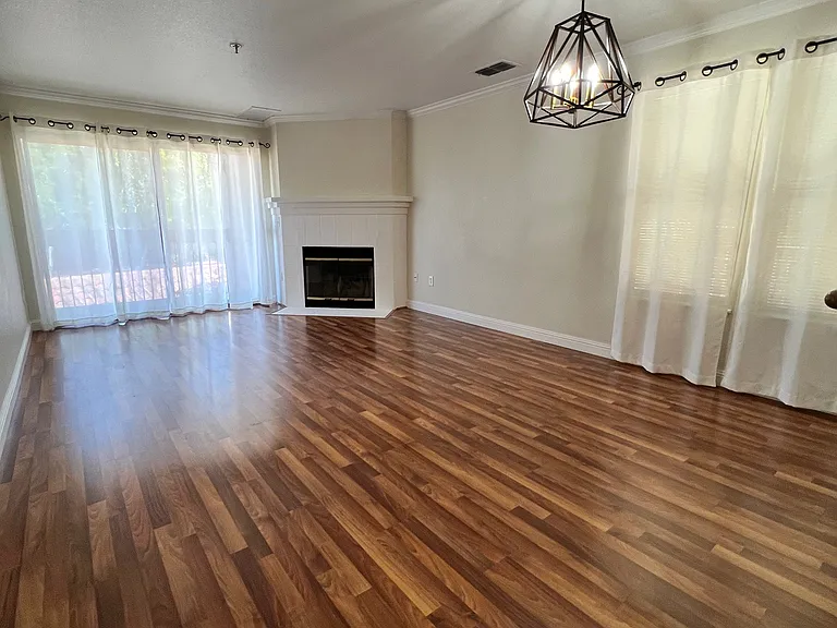 1321 S Villa Way — Photo 5